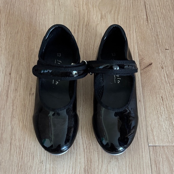 Girl Tap shoes - Picture 1 of 3